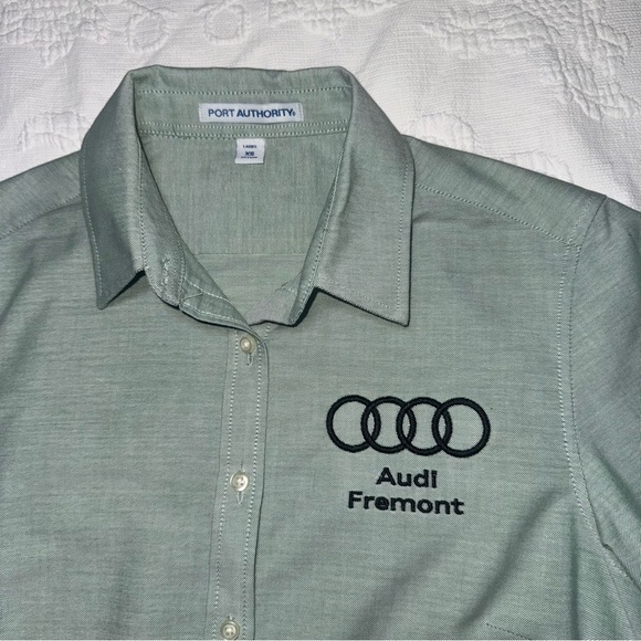 Women’s Audi Button Up Shirt Long Sleeves Light Green Fremont Costume Car Sale - Picture 11 of 12
